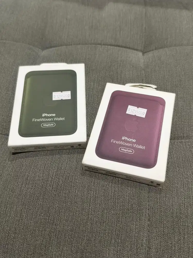 Apple iPhone FineWoven Wallet with MagSafe