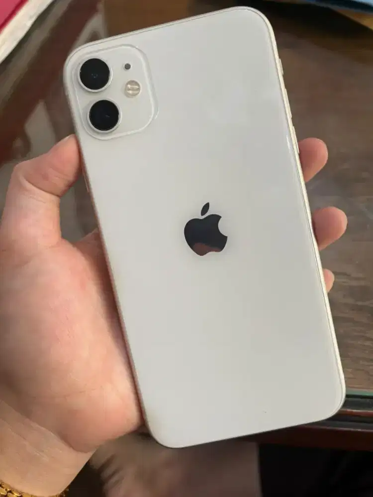 iPhone 11 128 white mulus