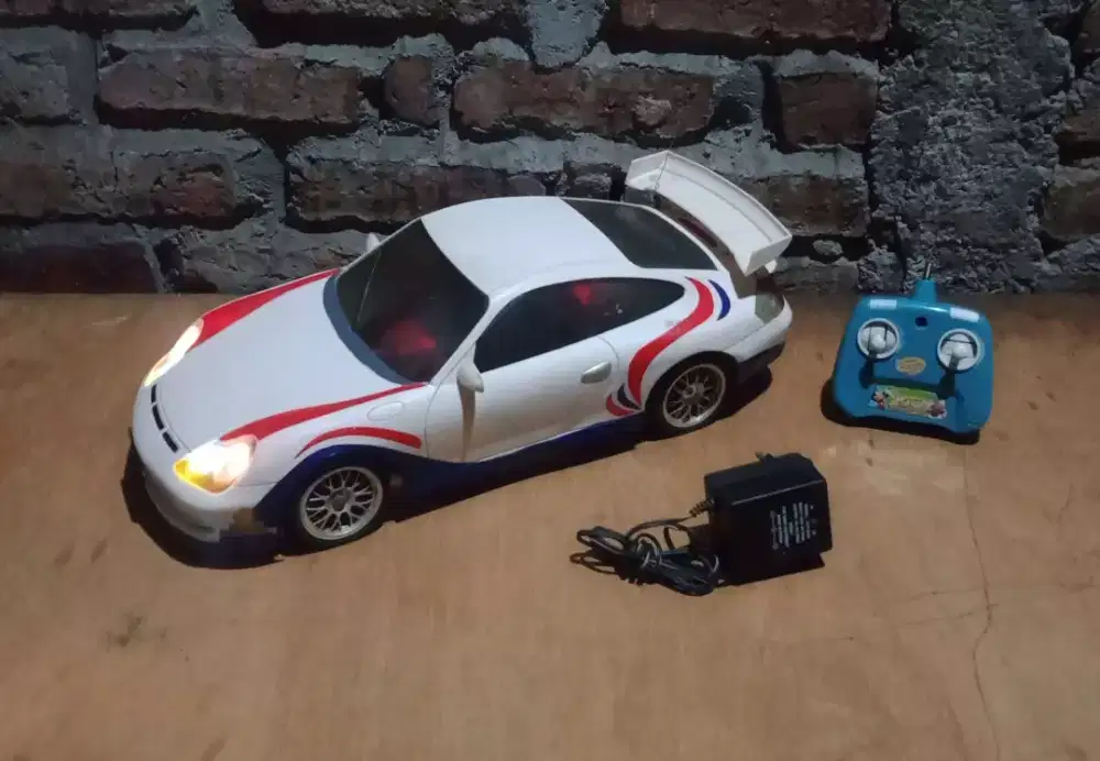mobil remote ukuran besar