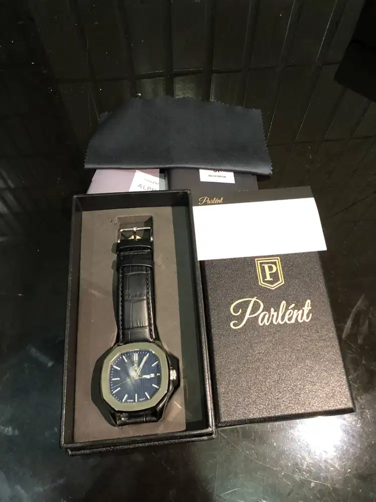 Parlent Phoenix , baru seminggu