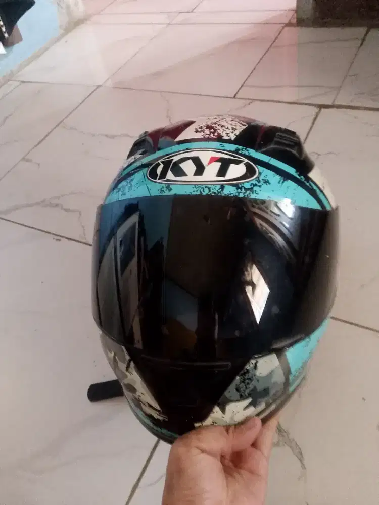 Helm KYT jual bu