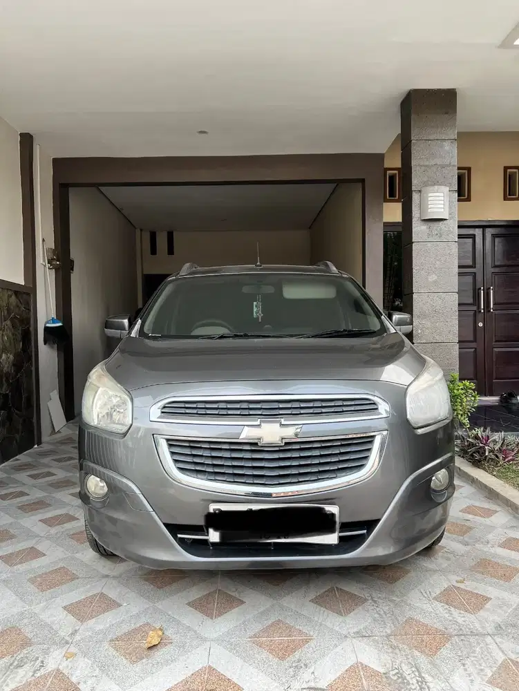 Chevrolet spin tangan pertama mulus
