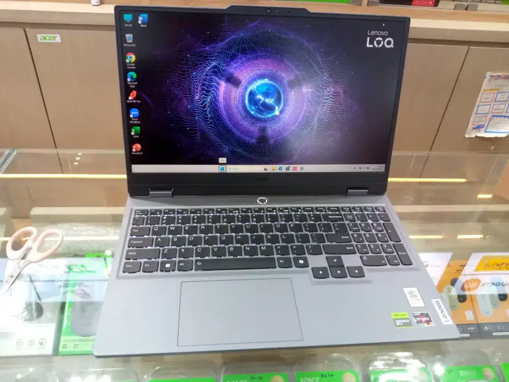 LAPTOP LENOVO LOQ AMD RYZEN 7 7435HS RAM 12GB VGA NVIDIA RTX 4050 6GB