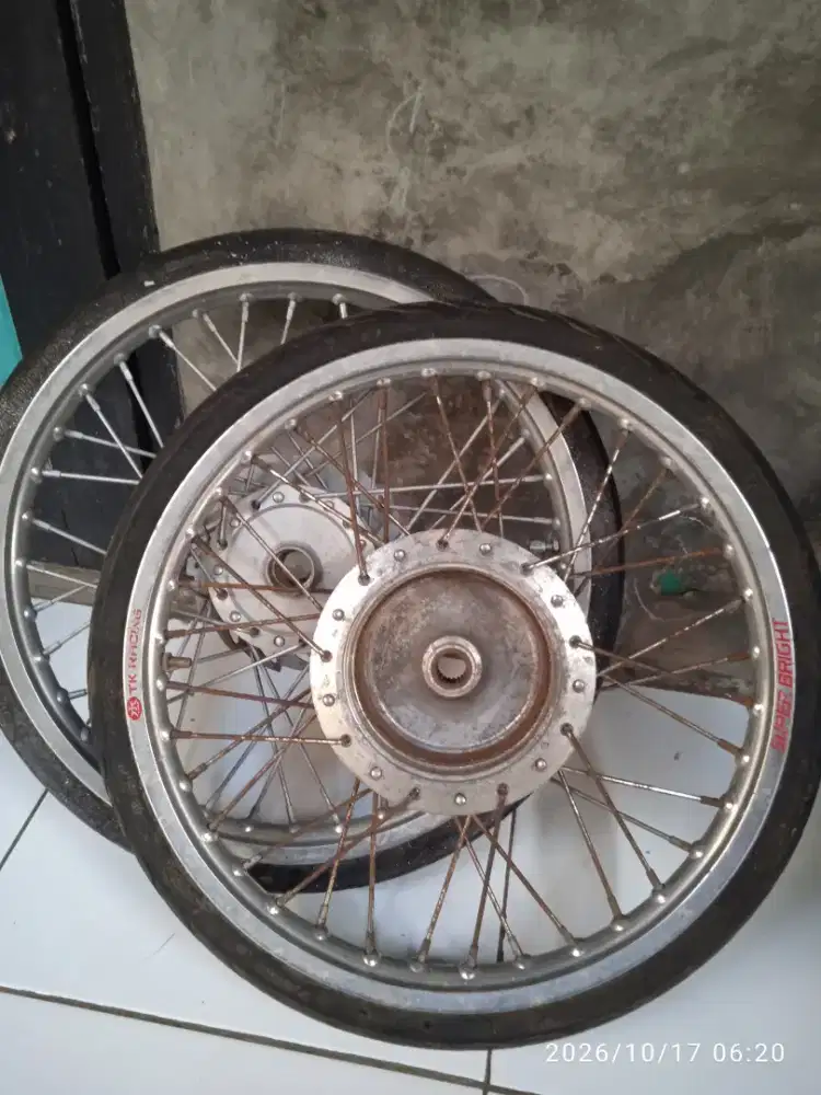 Velg TK full set  ring 17.140 Chroom depan belakang