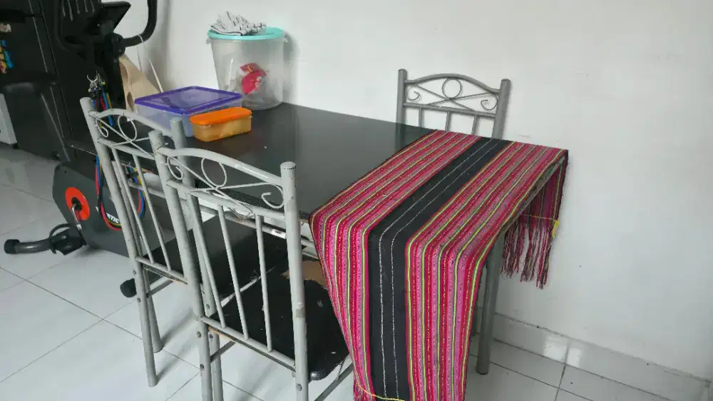 Meja Makan Set Bekas