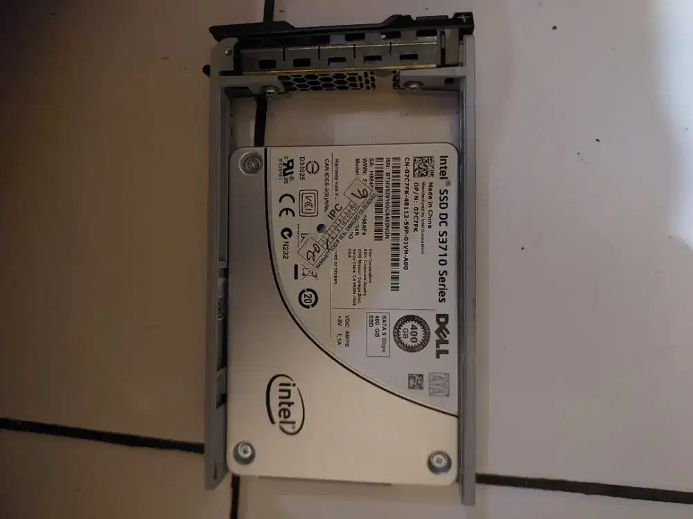 SSD Intel DC S3710 400gb Sata 2,5 inchi plus Breket