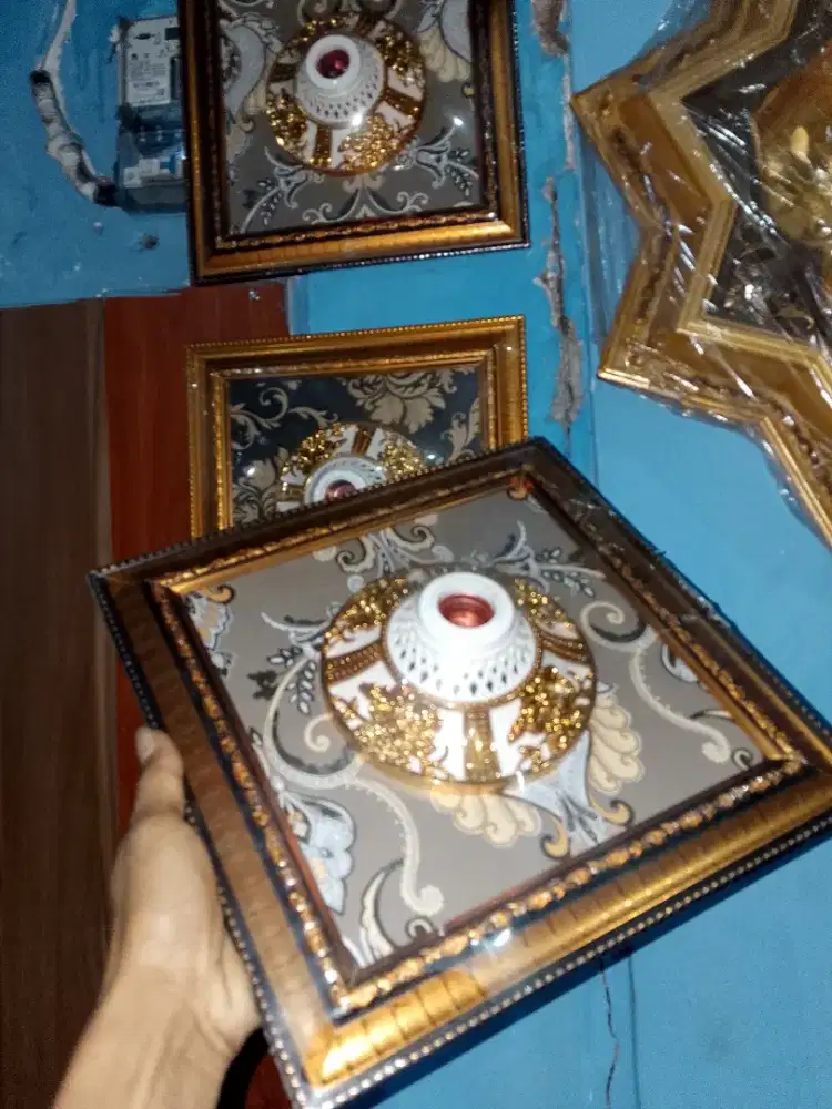 Matrial ornamen dan piting lampu