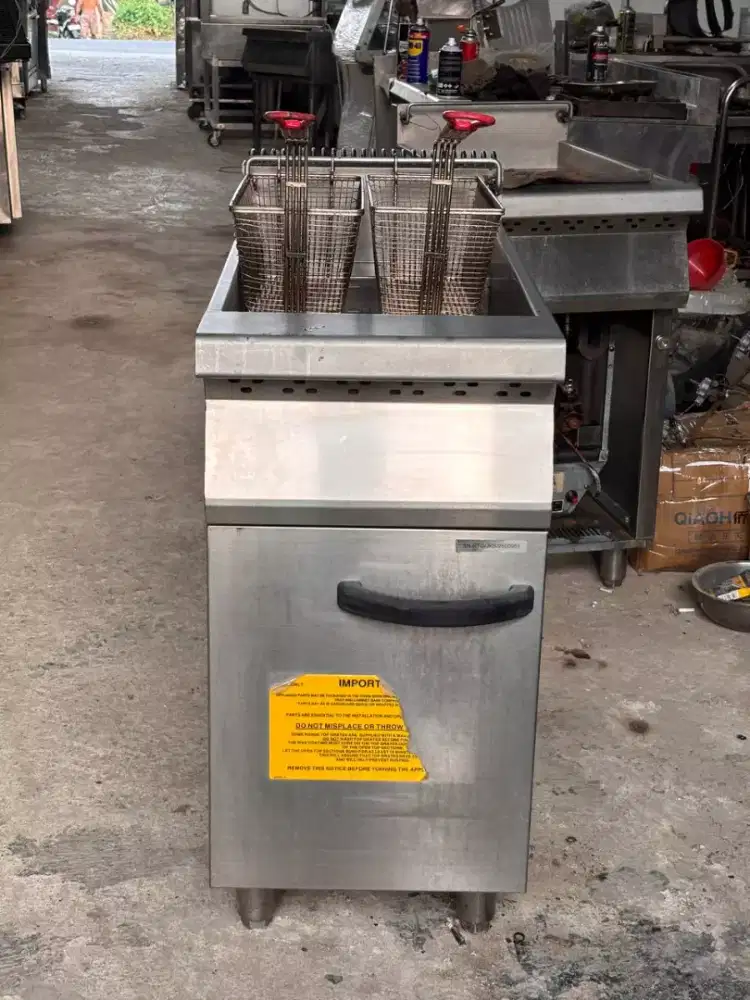 DEEP FRYER / deepfryer GAS (e)
Merk Getra 
Kapasitas 23 Liter