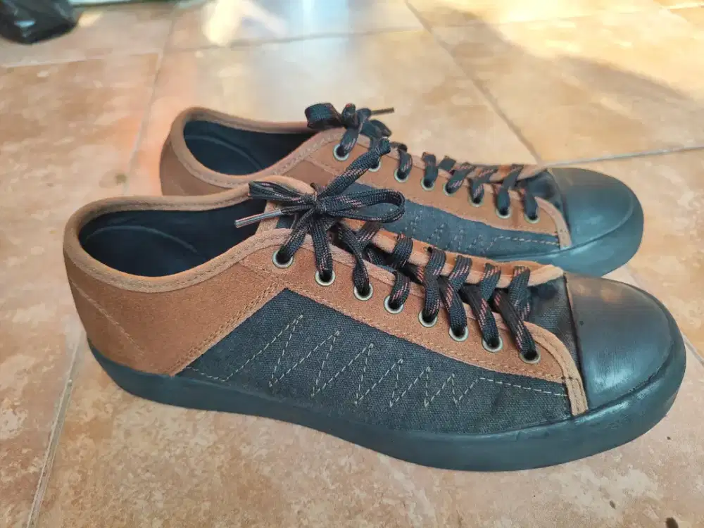 sepatu eiger 42
