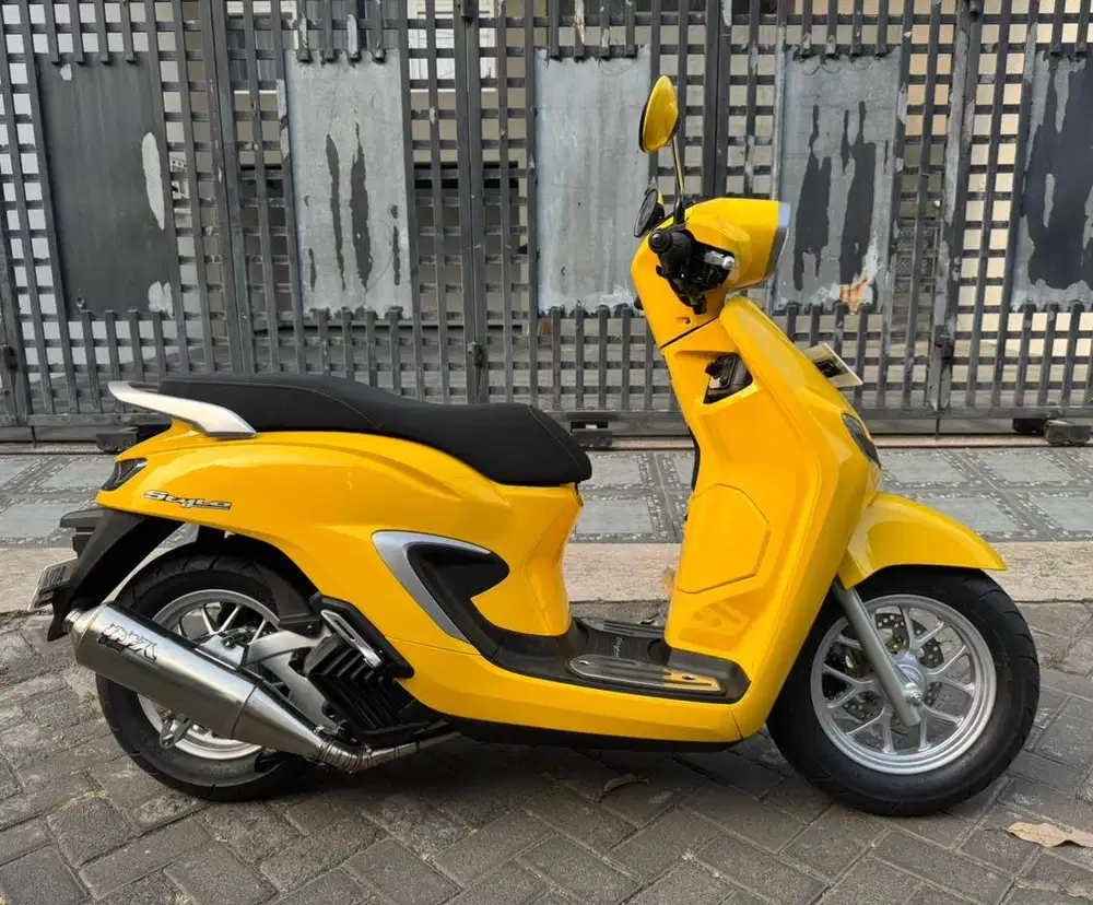 Honda Stylo 160 Special Color Yellow