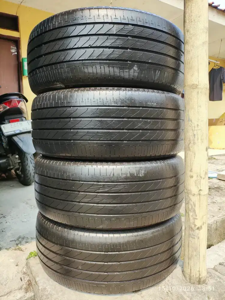 Bridgestone turanza t005a 235/50R18