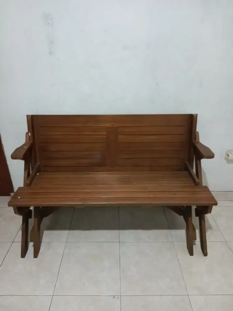 Kursi lipat kayu