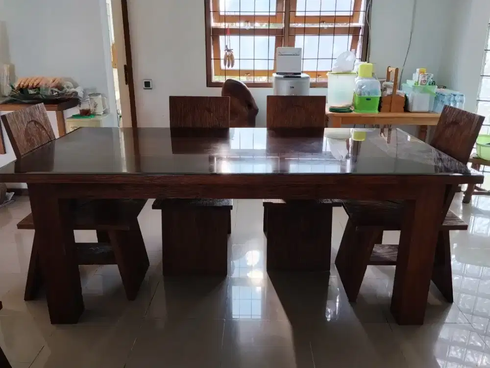 Jula meja makan kayu papua