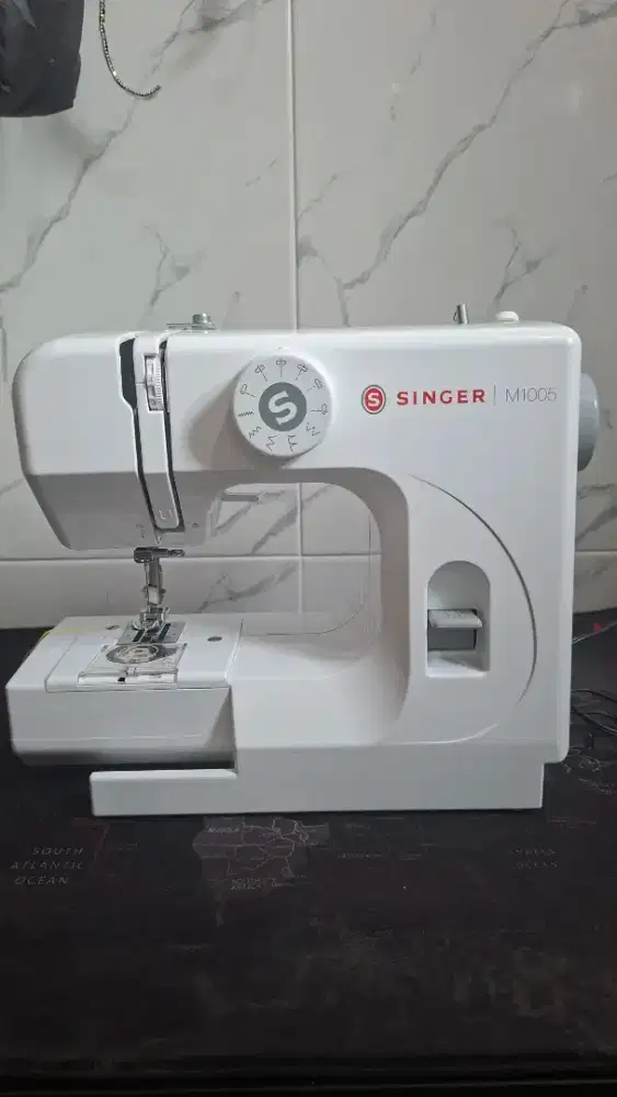 Mesin jahit Singer M1005 kondisi mulus baru 2 minggu