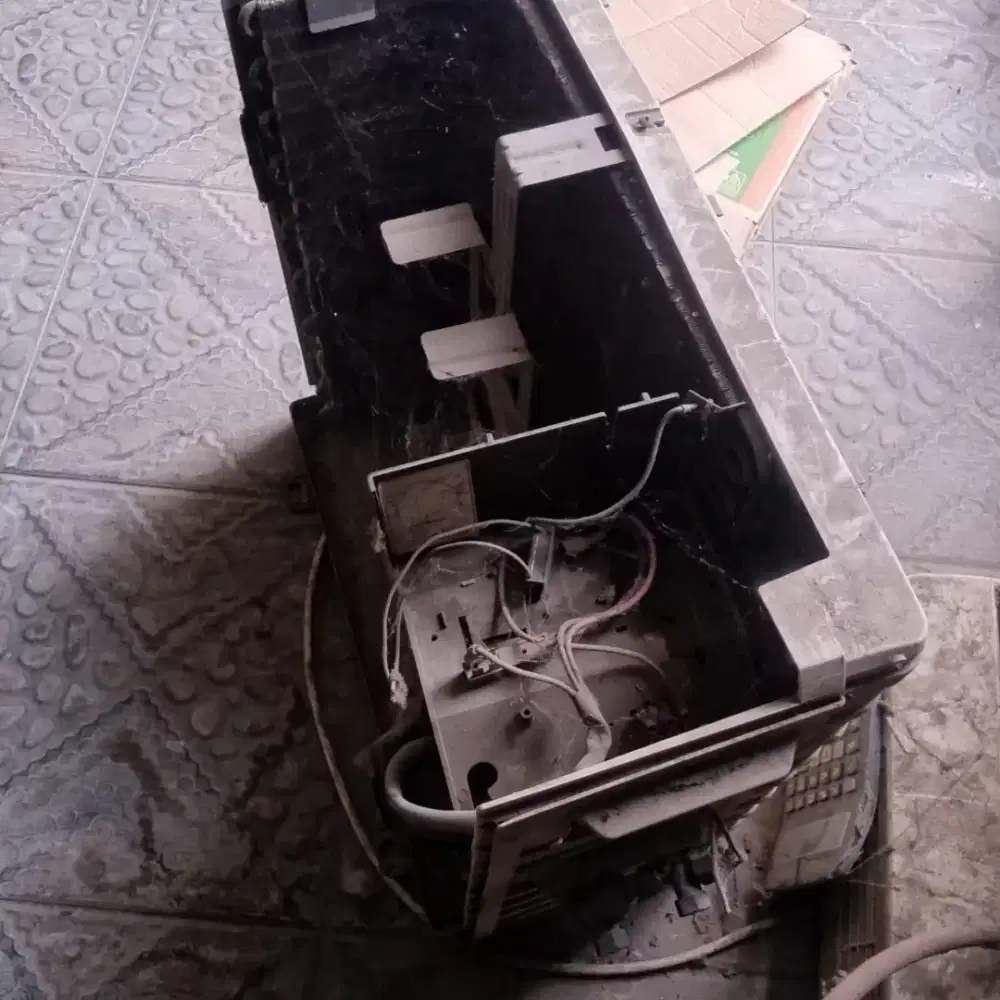 Tweima ac bekas segla kondai