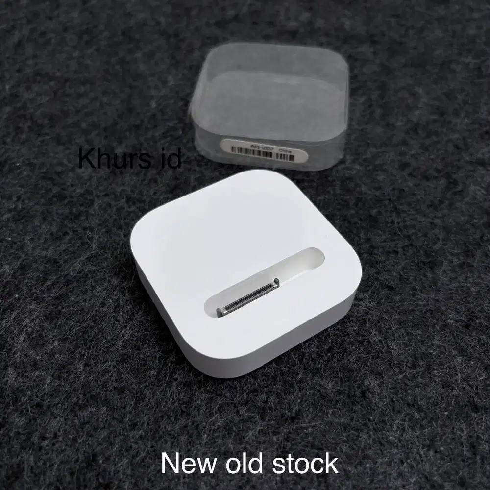apple dock for ipod nano 2nd Gen original rare item - docking