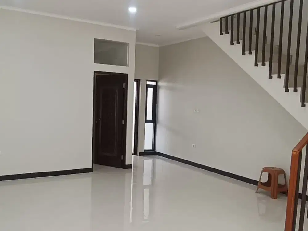 Dijual Rumah Baru 2 Lantai Nyaman Siap Huni Lokasi Strategis di Taman Kopo Indah 1 Bandung