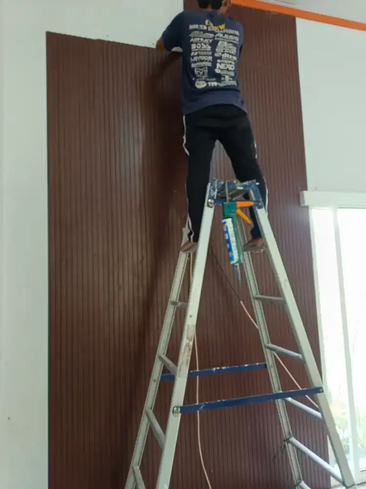 Wall panel dinding minimalis lebar 30cm tebal 8,5 panjang 3m
