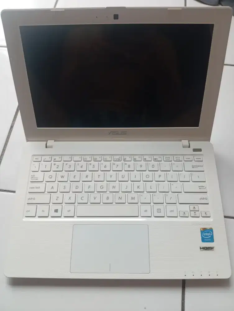 Notebook Asus x200m