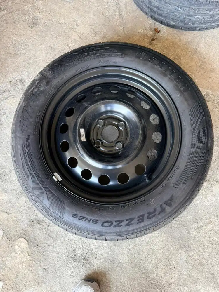 Ban copotan Vinfast VF3 velg + Ban Saillun