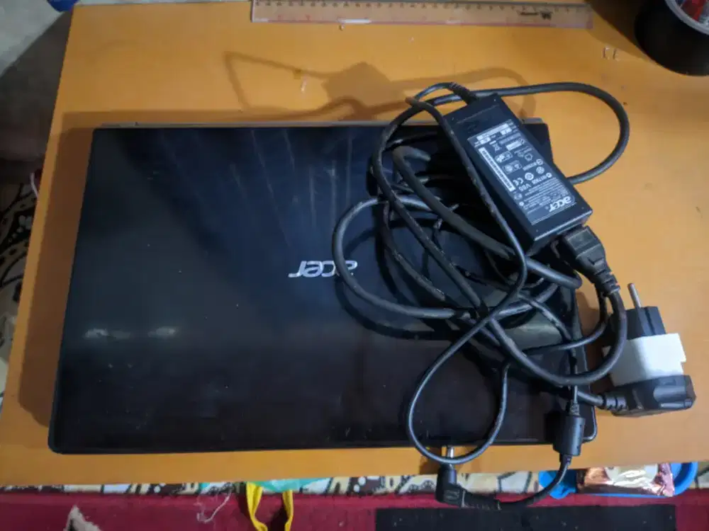 Laptop Acer Asphire V3-471G. Bekas Minus.