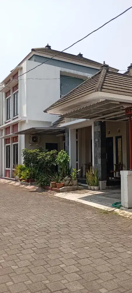 Dikontrakkan Rumah Berserta Isinya