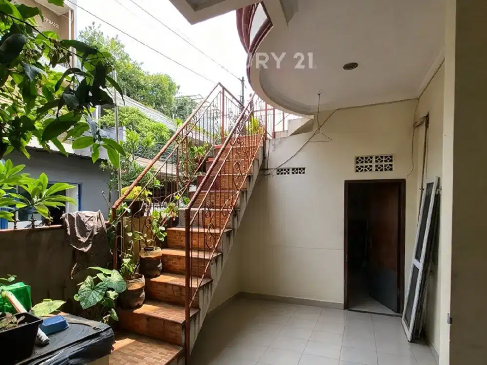 Rumah Dan Usaha Kos Di Kayu Putih Pulomas Jakarta Timur