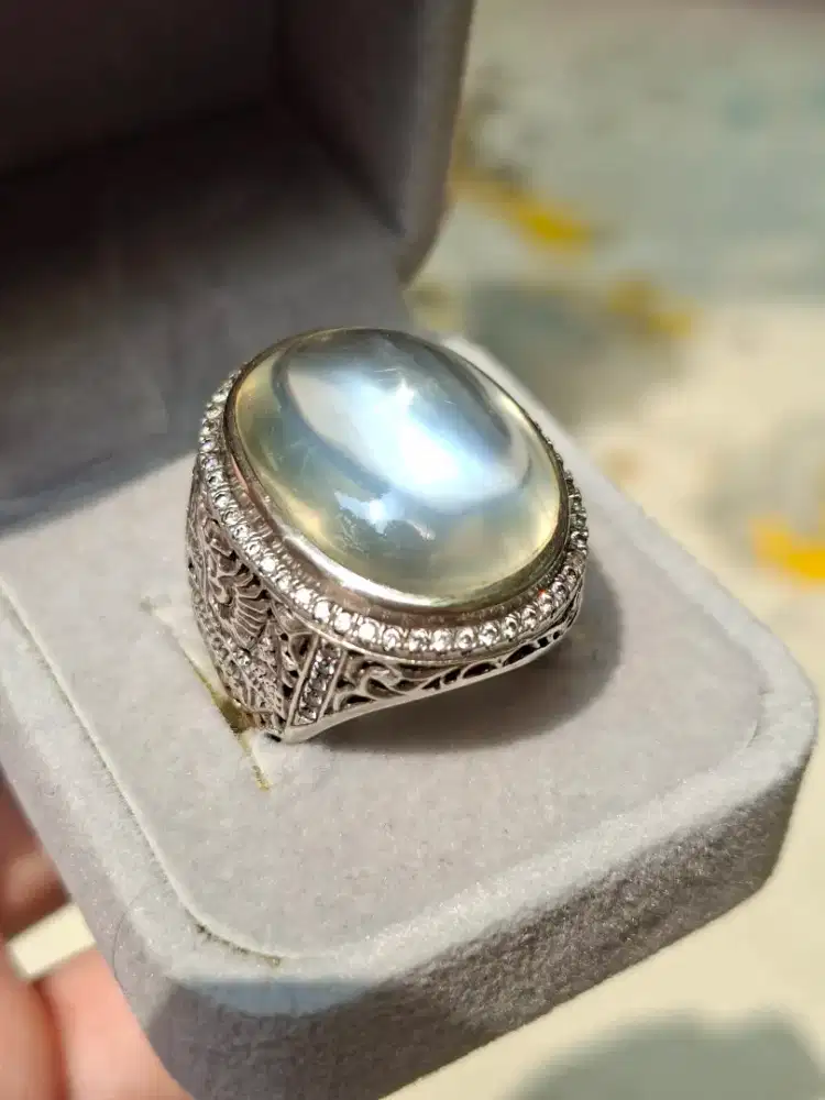 BATU MOONSTONE FELDSPAR 27 CT