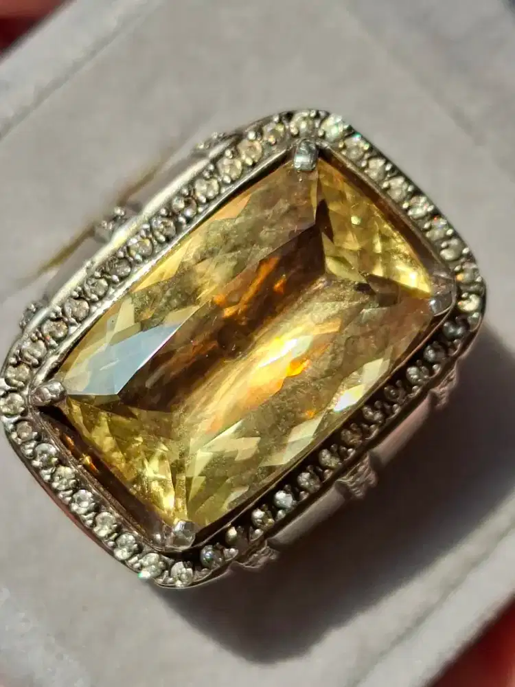 Natural heliodor beryl 18 ct