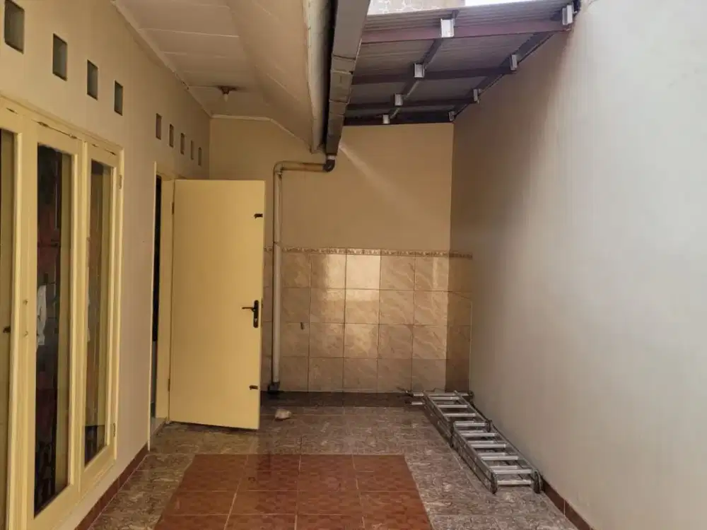 Jual Rumah Bagus di Anyelir Graha Padma - Semarang Hadap Barat Daya