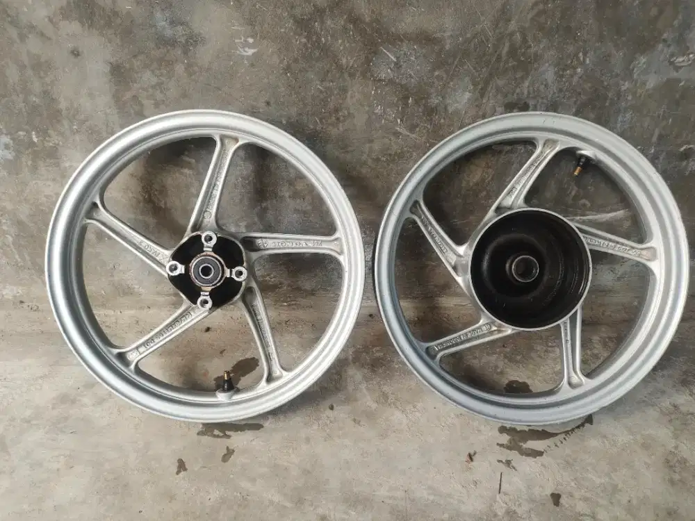 Velg Scoopy r14