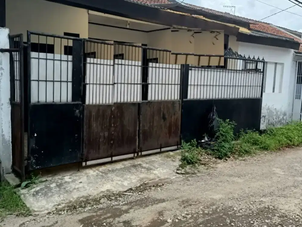 Hunian di Taman Kopo Indah 1 dengan Lingkungan Aman