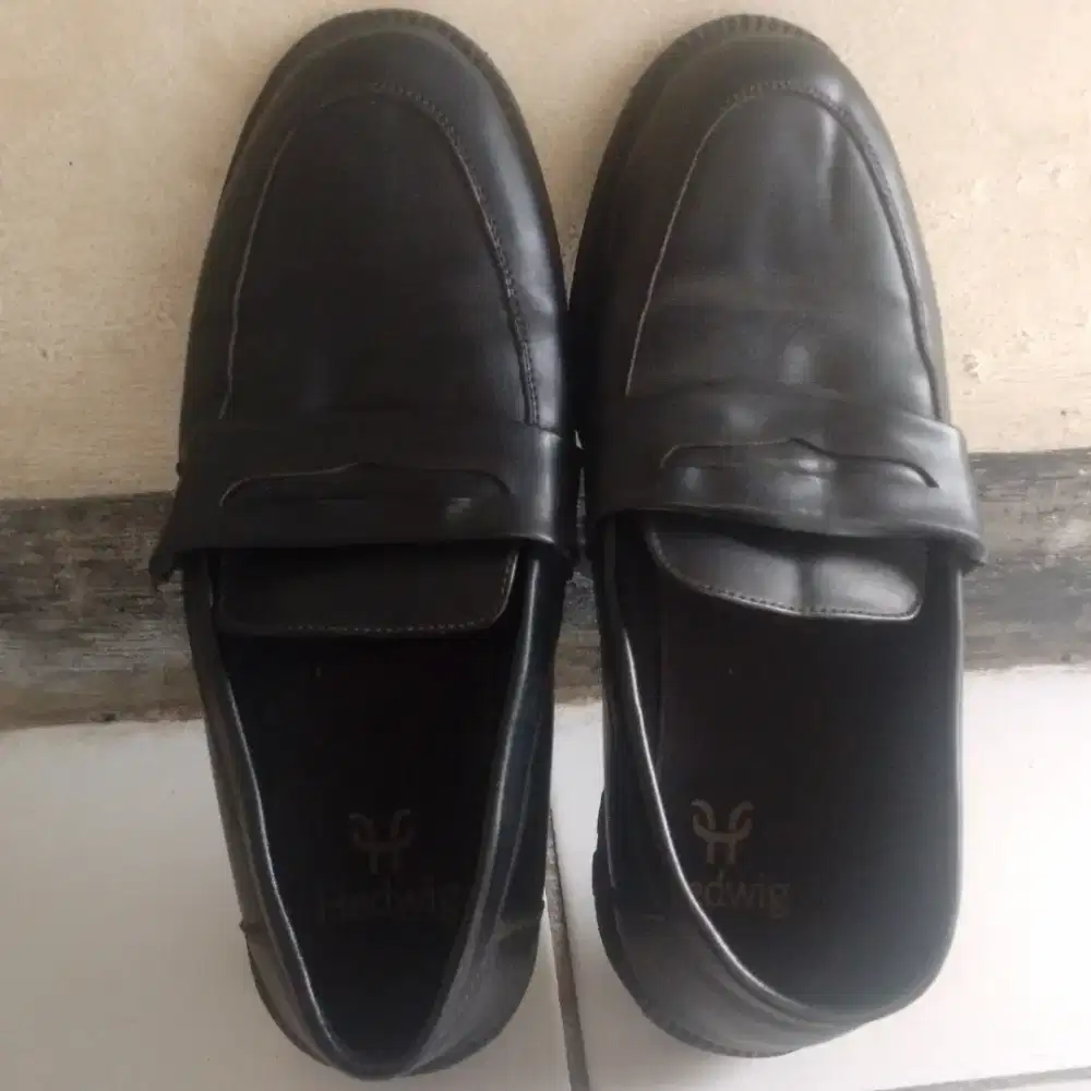 sepatu kulit ,,
