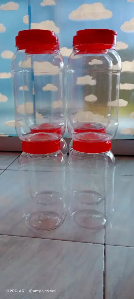 toples tutup merah yupi
