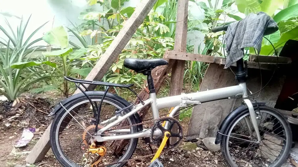 Di jual Sepeda lipat 20 inci merk element