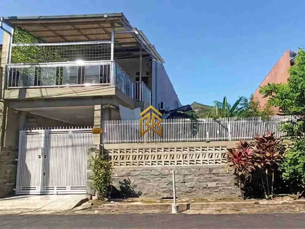 Rumah 1,5 Lantai + Rooftop Murah
Di Turangga Buahbatu Batununggal Bandung