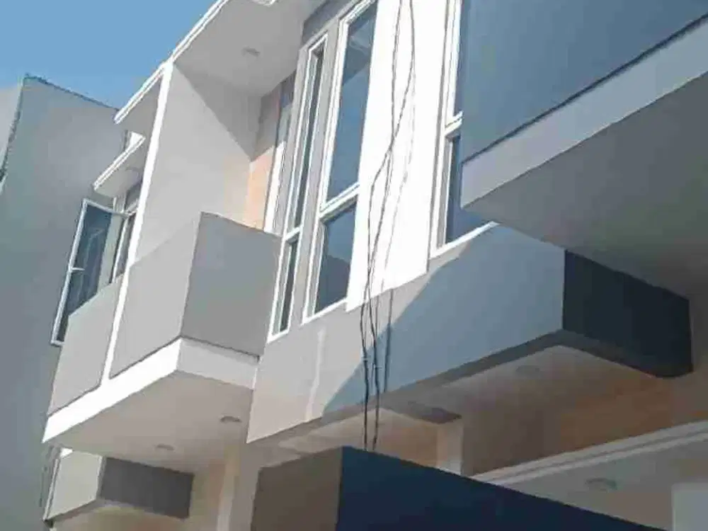 di Jual Rumah di jalan Kayumabis Matraman
