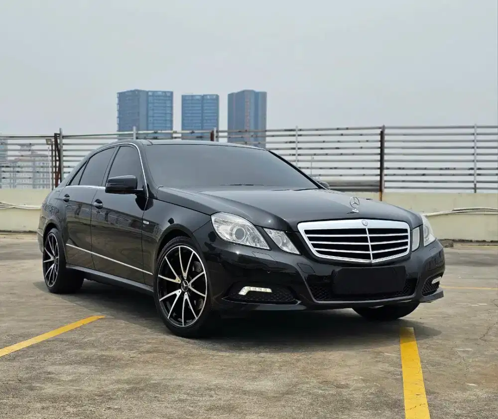 Mercedes-Benz E300 2010 Avantgarde W212