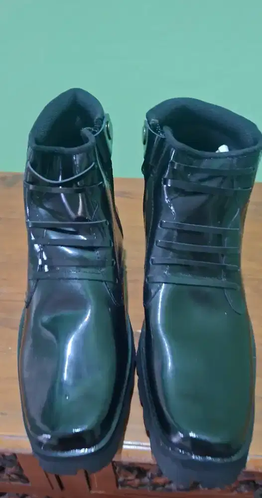 Sepatu PDH baru