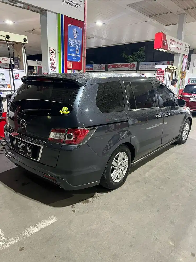 Dijual mazda 8 Premium MPV murah