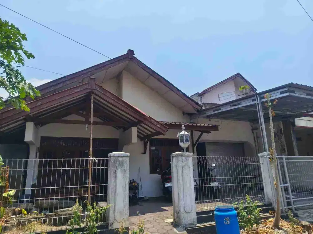 Rumah Lingkungan Tenang dan Nyaman Samping SMP 12 Banyumanik