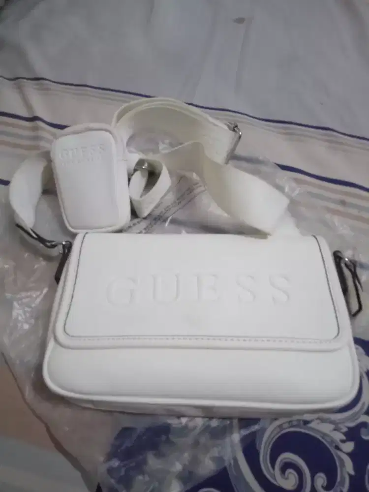 Jual tas cewek original guess.warna putih