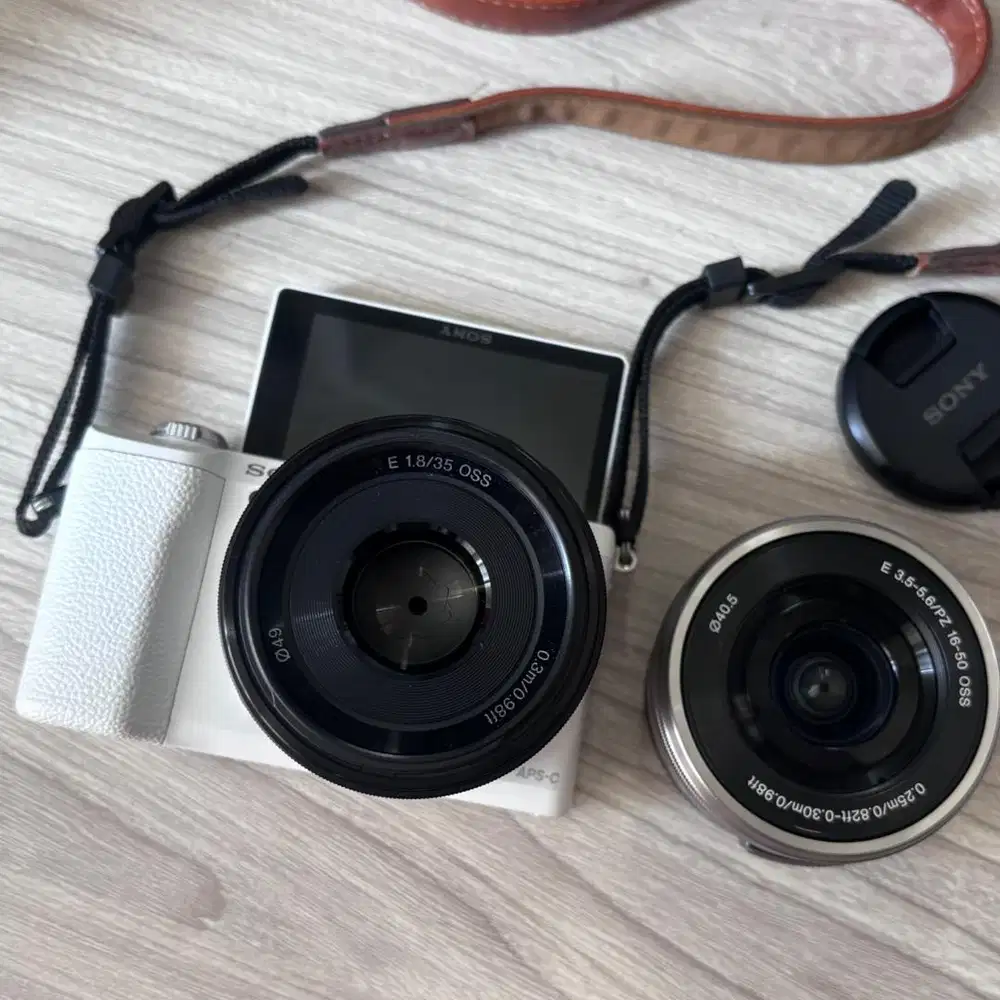 Sony a5100 White + 16-50mm + Sony 35mm F1.8 | Full Set