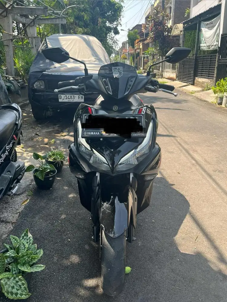 Yamaha aerox 2021 black low KM