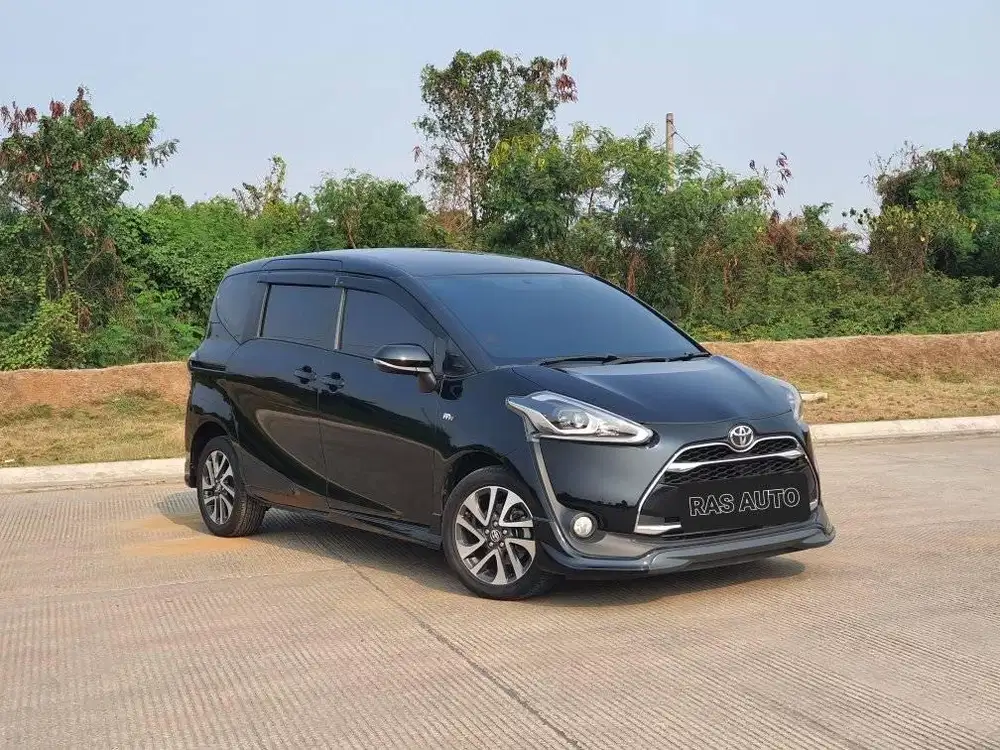 SIAP PAKAI!  Toyota Sienta 1.5 Q AT 2016 Hitam