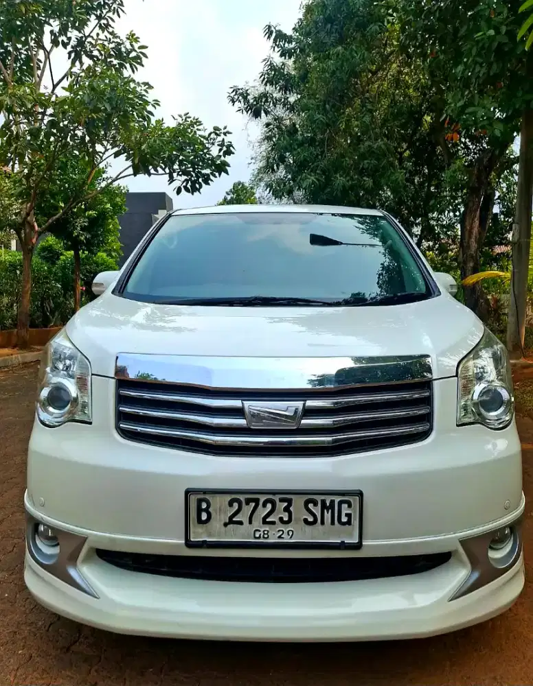 Toyota Nav1  A/T Type V limited Tahun 2015