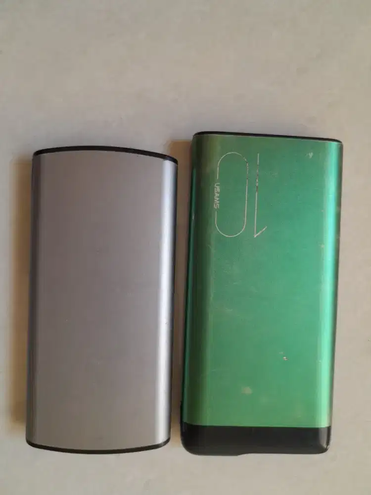 2 buah power bank bagus merk usams dan vorson