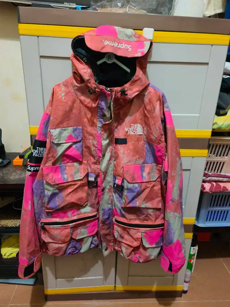 Jaket supreme x the north face