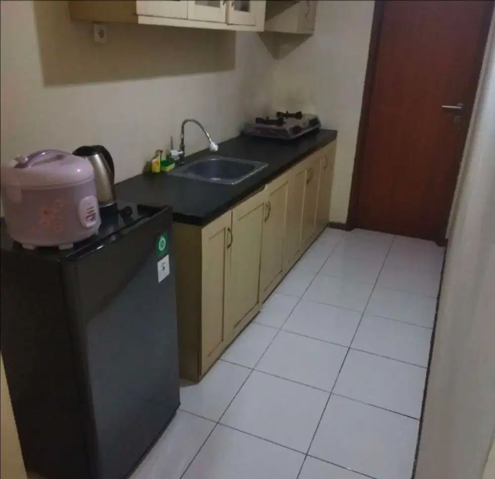 Over kontrak apartemen luas 2 kamar, di kemayoran