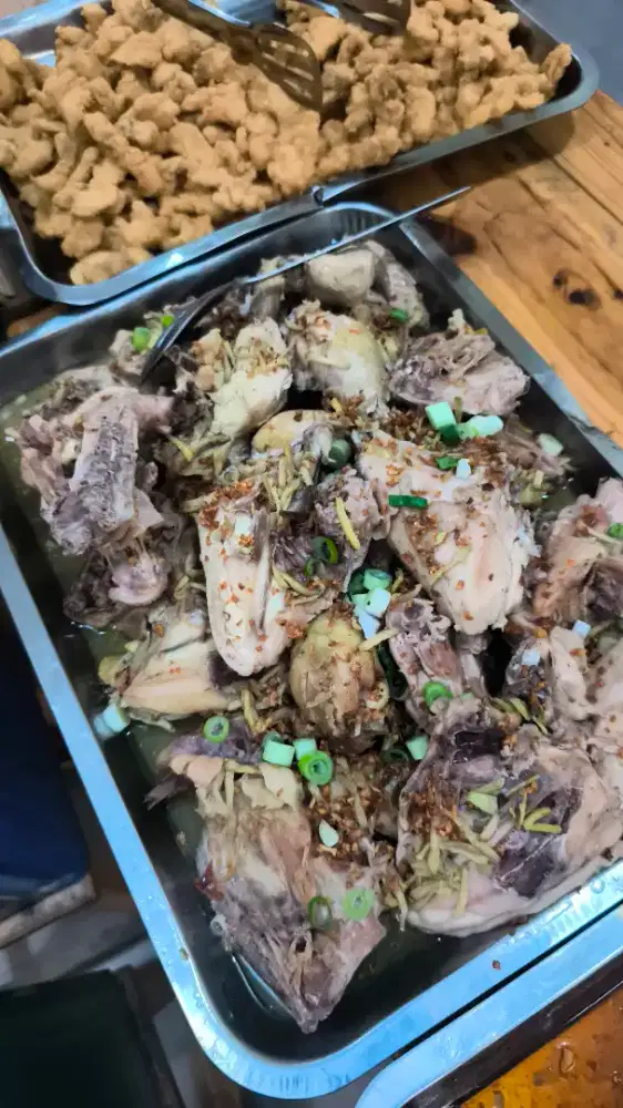 DIBUTUHKAN KOKI / CHEF MASAKAN NUSANTARA ( WANITA)
